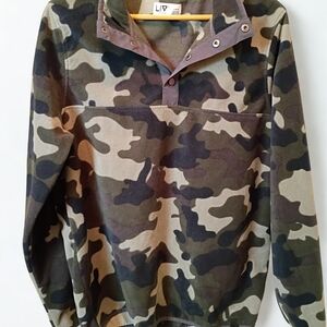 LIV Outdoor Frostbite Fleece Pullover Men’s Large Green Camo Snap Neck Sweater